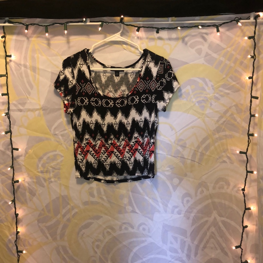 Zigzag cropped tee